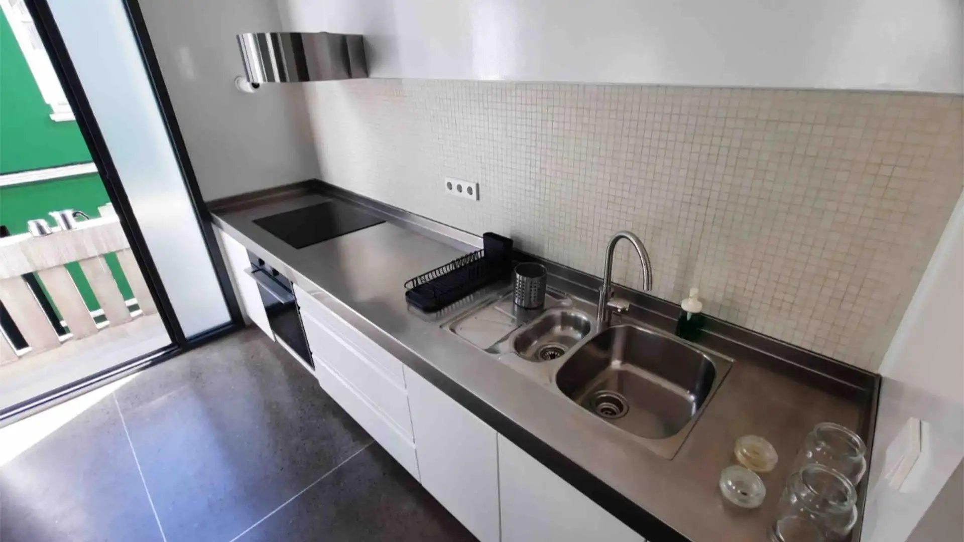 Piso en  Calle de Santa Rosalía 85 - Foto 4