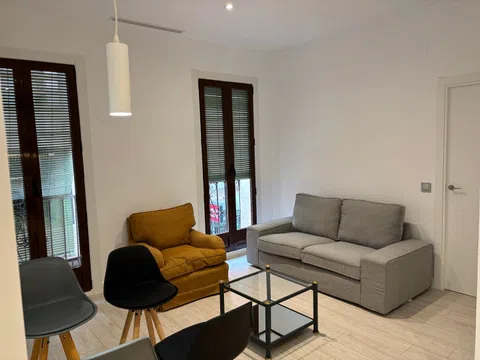 Piso en calle de Alvarado, 2