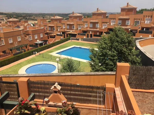 Chalet adosado en Calle Melilla, 1 - Foto 1