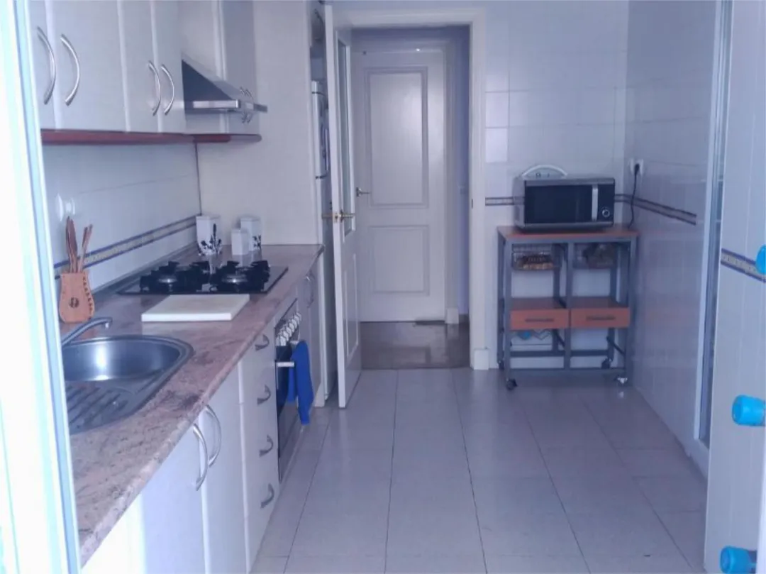 Piso en  Avenida Reina Sofía 2 - Foto 13