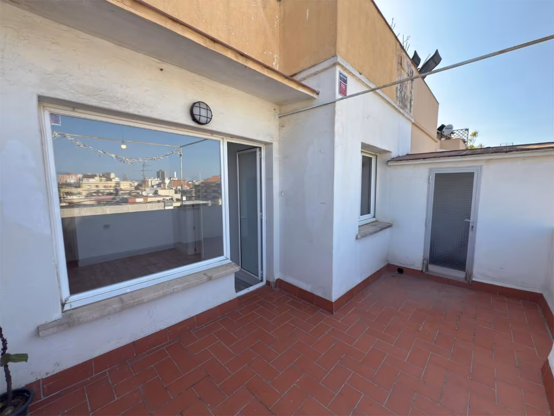 Piso en  Carrer de Rocafort 84 - Foto 1