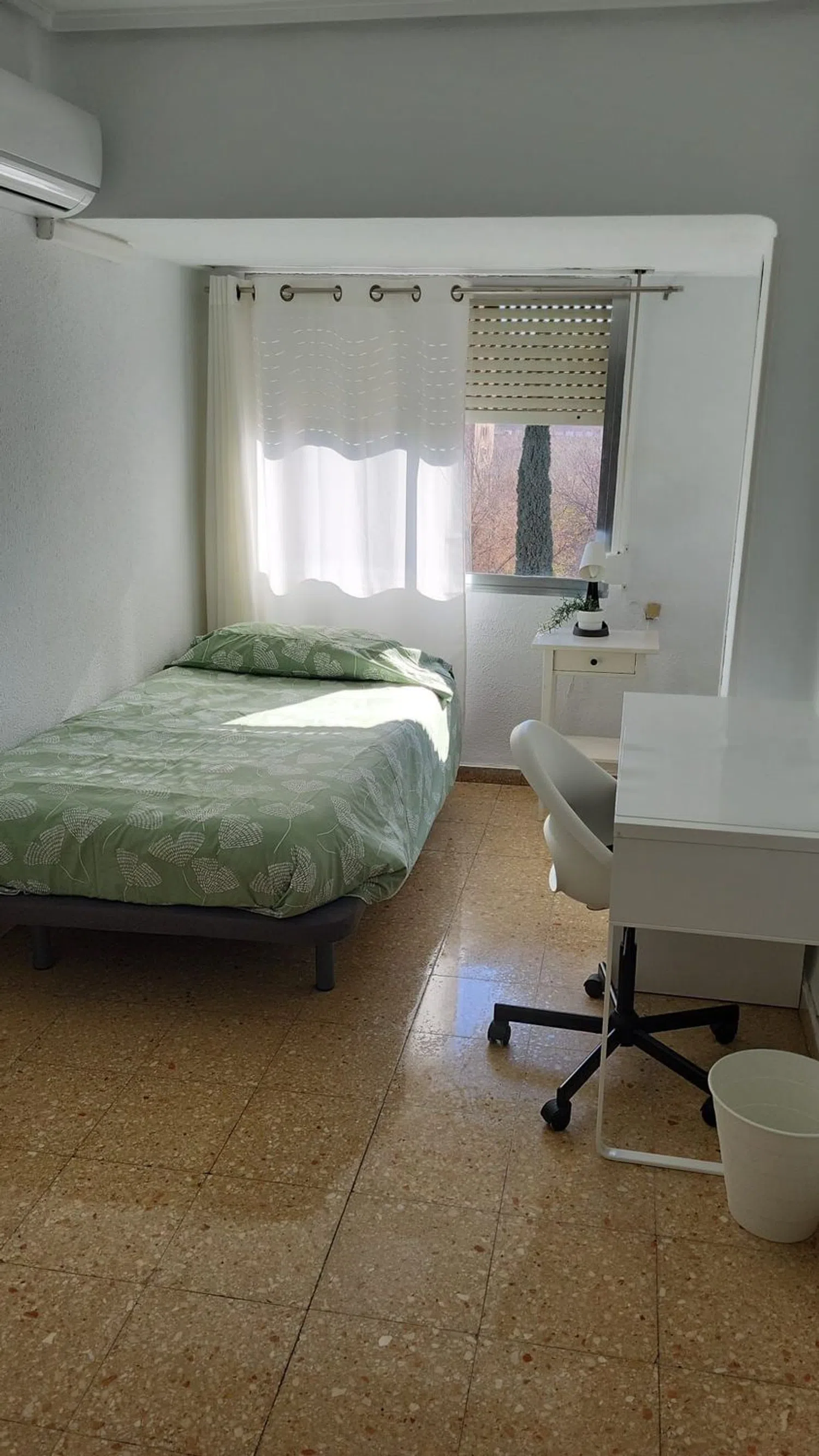 Piso en calle de Tirant lo Blanch, 25 - Foto 4