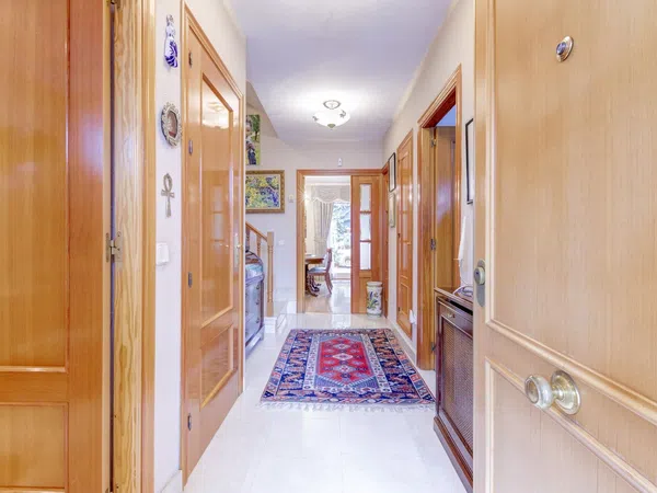 Chalet adosado en Barrio Valdezarza - Foto 9