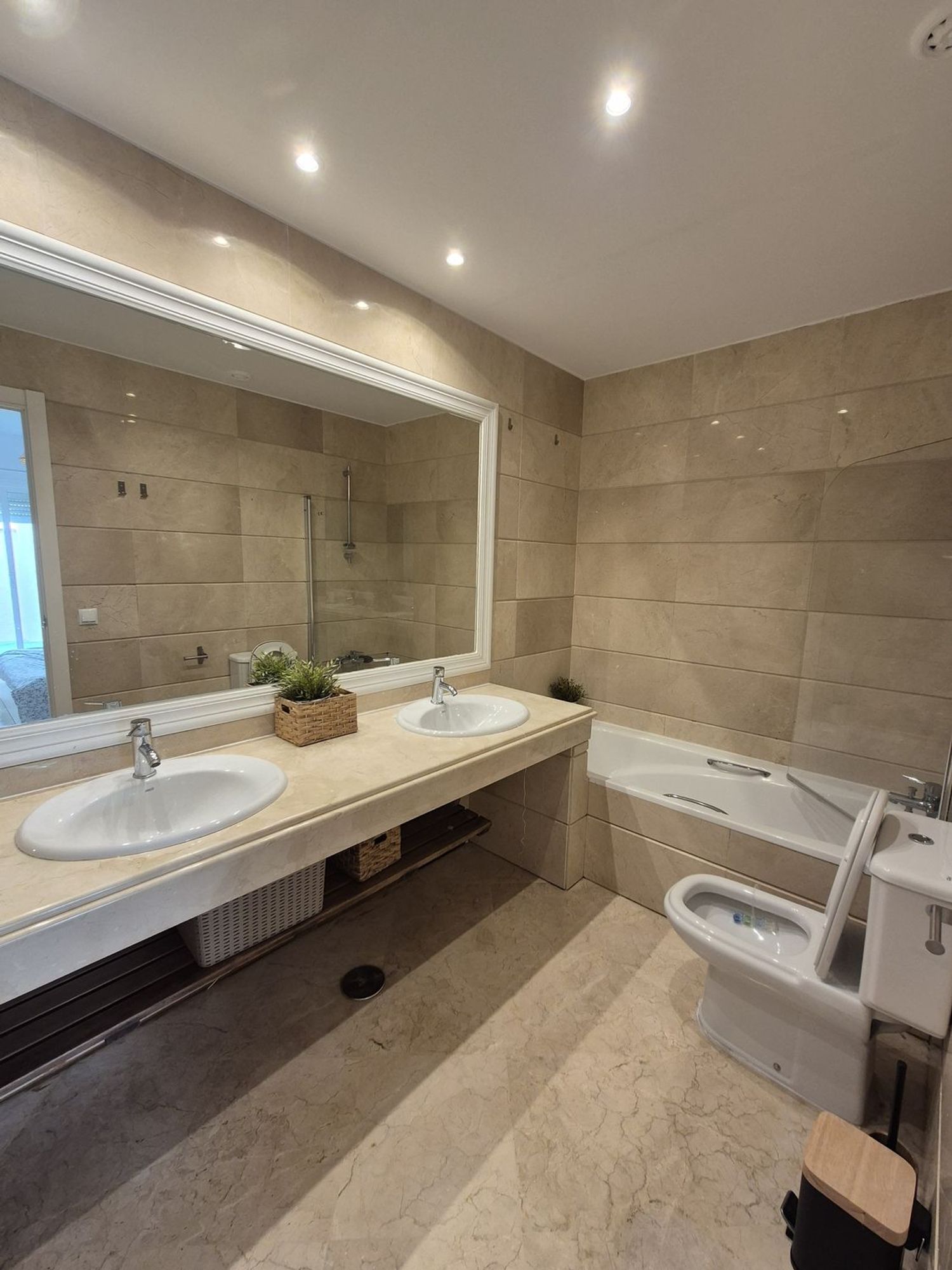 Piso en Urbanización Los Pinos de Aloha, 69, Aloha - Foto 2