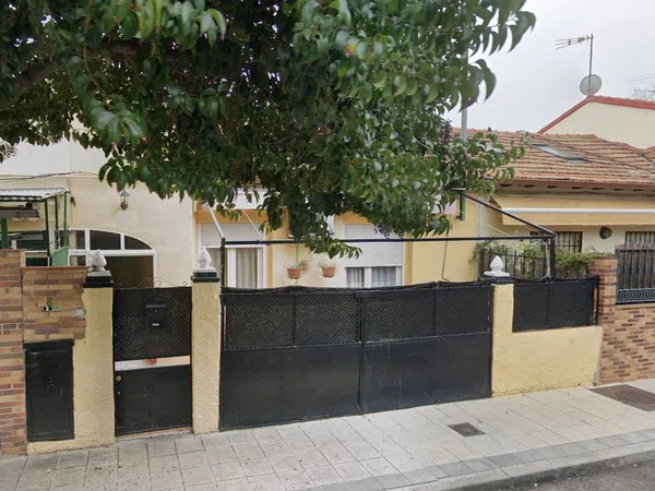 Chalet adosado en Barrio San Fermín