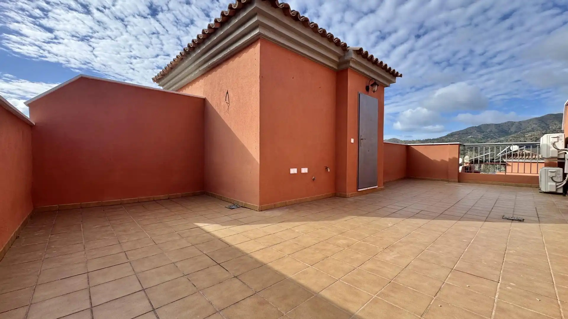 Casa adosada en  Calle Pepa Flores Marisol 30 - Foto 18