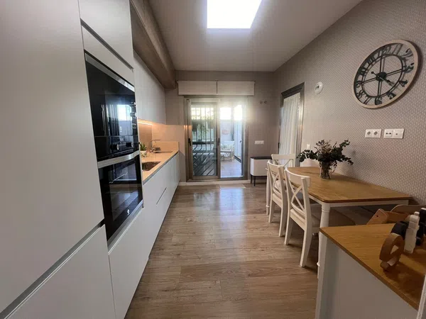 Piso en avenida Salvador Dalí, 74 - Foto 2