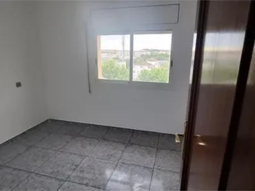 Piso en zona comercial - Foto 3