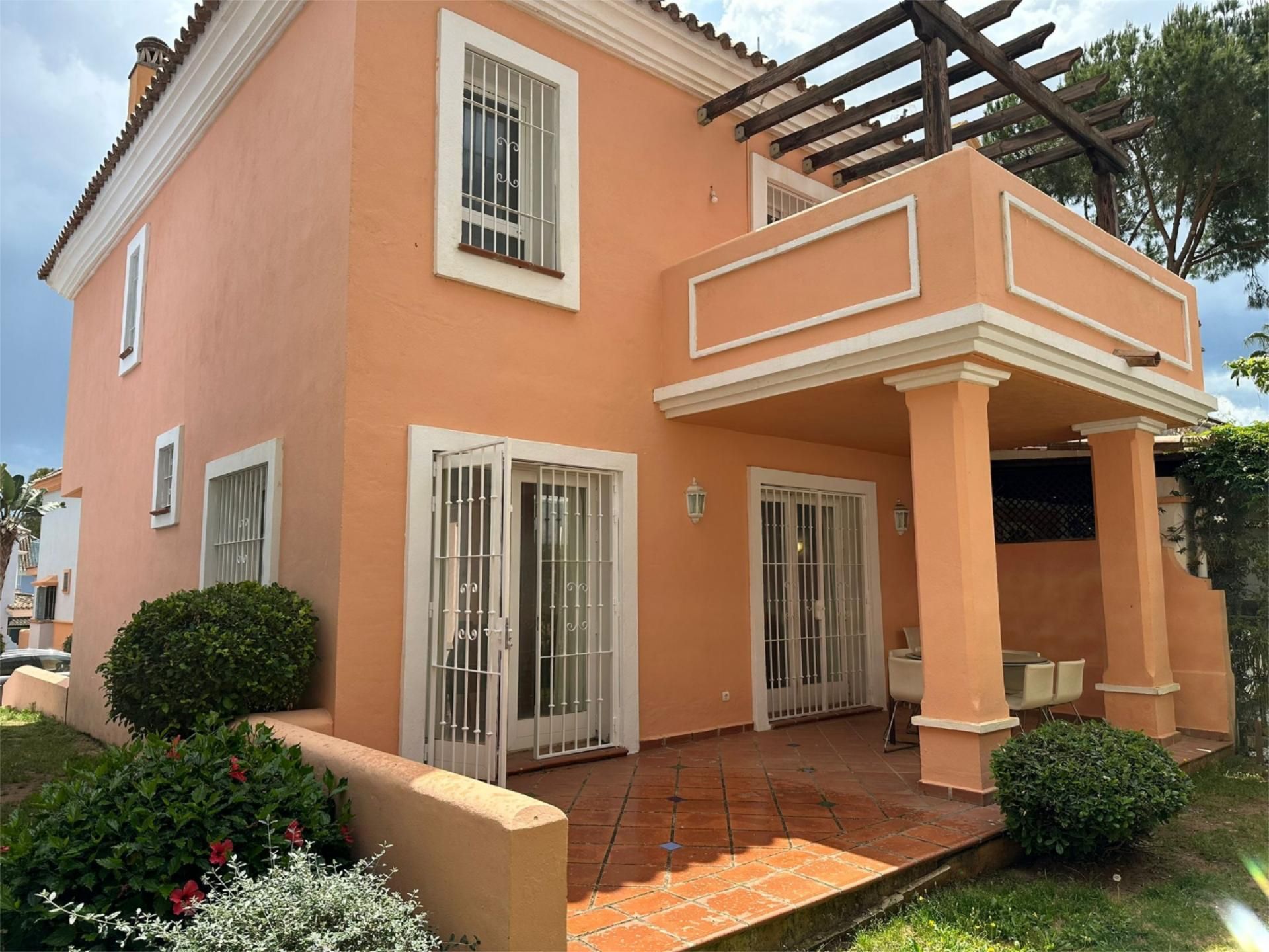 Casa adosada en  Urbanización Aloha Lake 20 - Foto 1