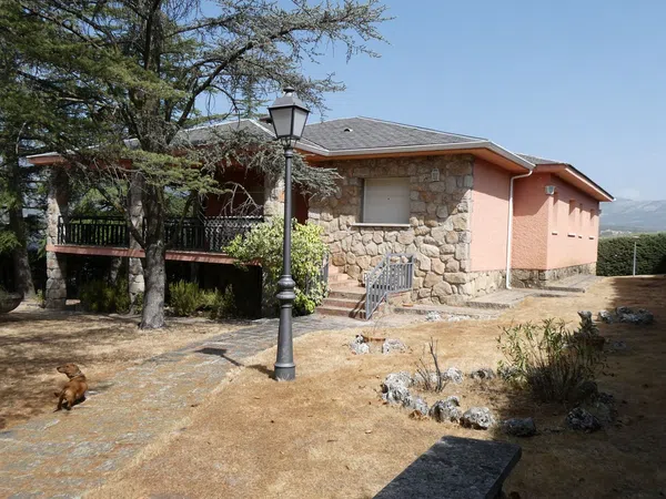 Casa o chalet independiente en Avenida de Bertolez, 7 - Foto 2