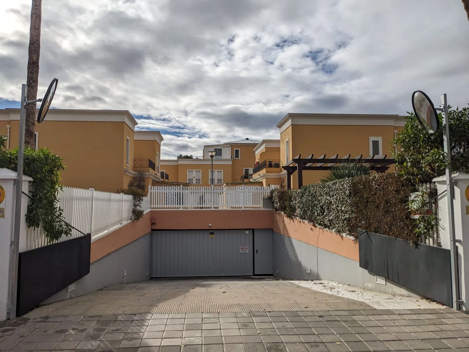 Chalet adosado en avenida Pintor Pérez Gil, 5 - Foto 2