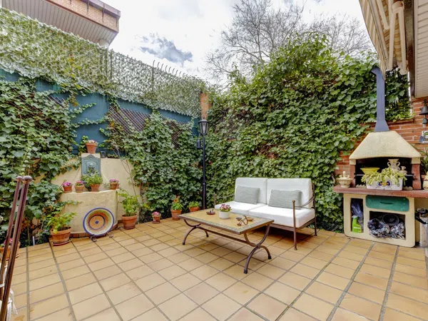 Chalet adosado en Barrio Valdezarza - Foto 4