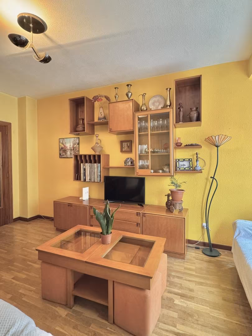 Piso en  Calle Salvador del Mundo 5