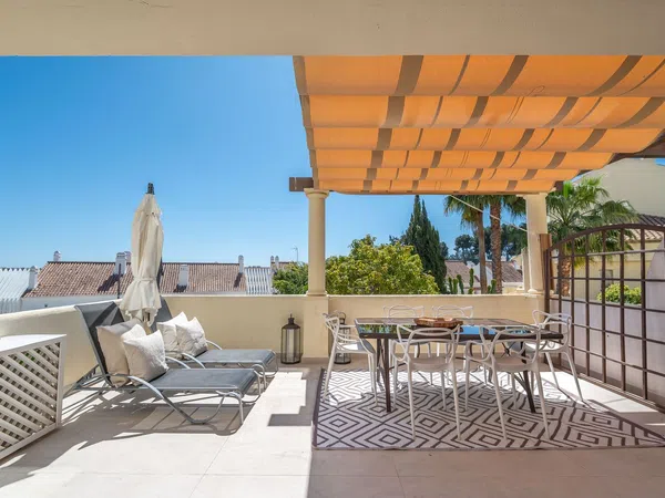 Dúplex en Urbanización Los Pinos de Aloha, 20, Aloha - Foto 6