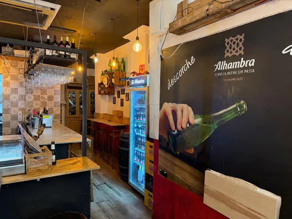 Bar, restaurante en traspaso en Calle del Médico Pascual Pérez - Foto 2