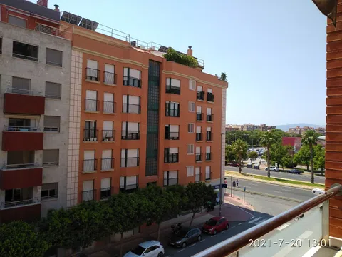 Piso en avenida Juan Carlos I, 76 - Foto 1