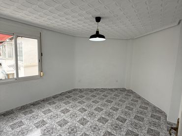 Piso en  Carrer de Jacint Labaila 18 - Foto 2