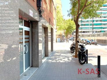 Local comercial en  Carrer de Llevant 82 - Foto 3