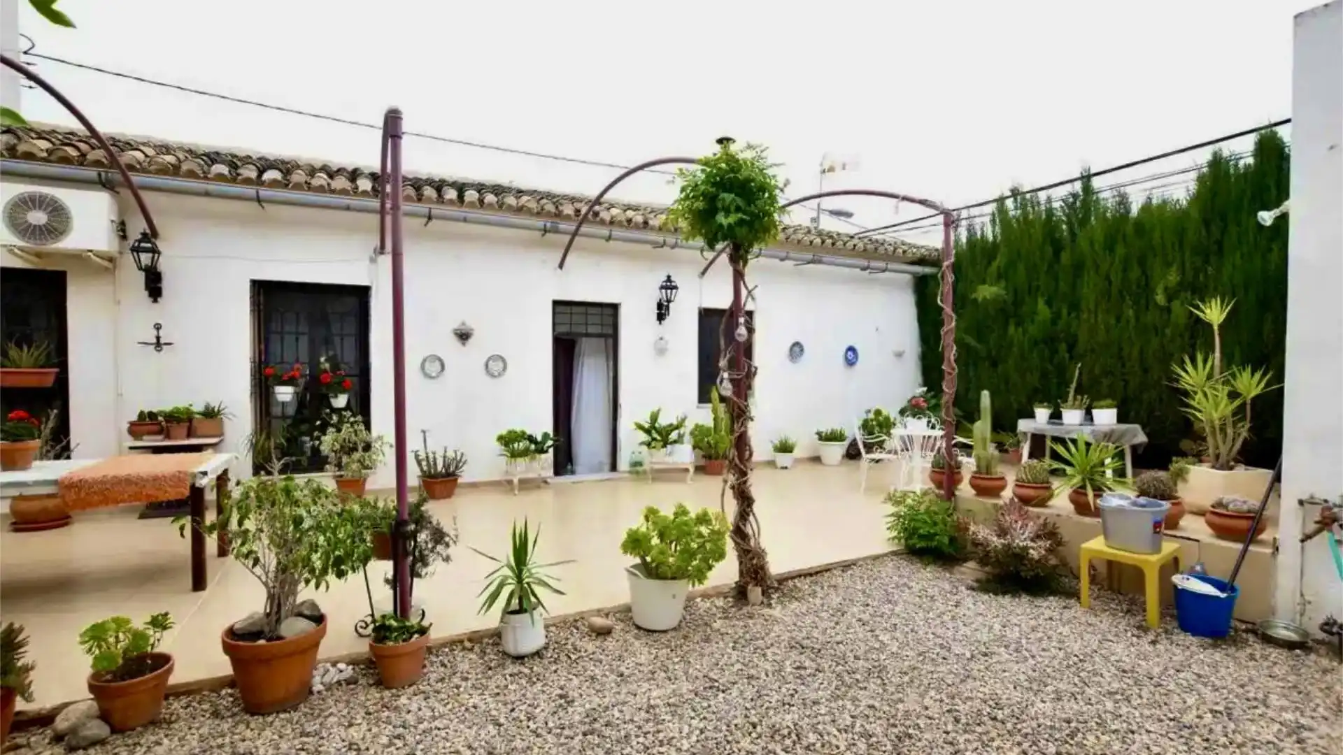 Planta baja en  Calle Maestros Nacionales 1 - Foto 1