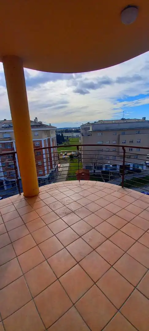 Piso en  Avinguda de Salvador Dalí i Domènech 13 - Foto 4
