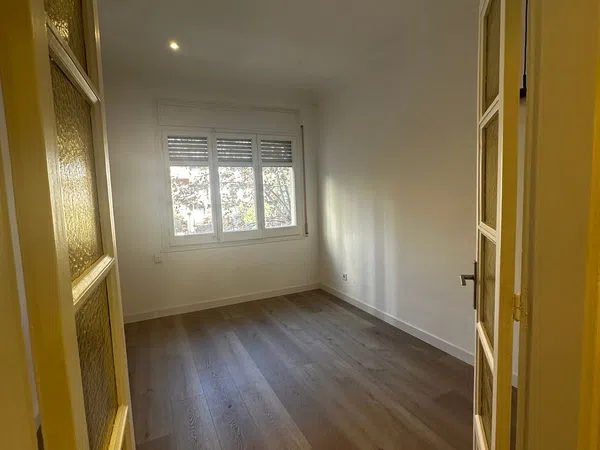 Piso en calle de Calàbria, 247