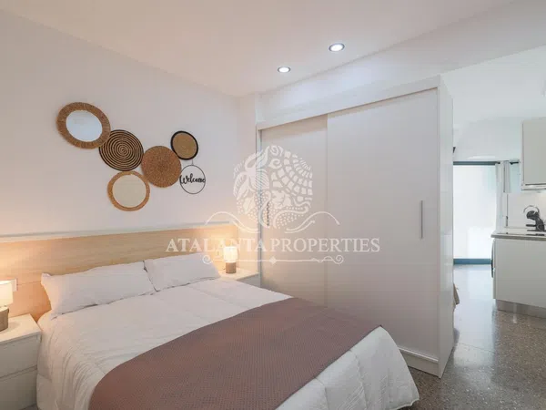 Estudio en Calle de Villar - Foto 1