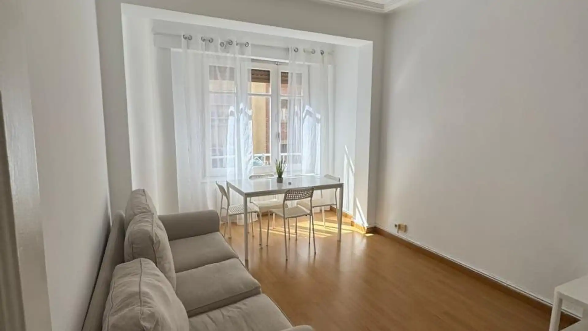 Piso en  Calle de Laguna de Rins 4 - Foto 4