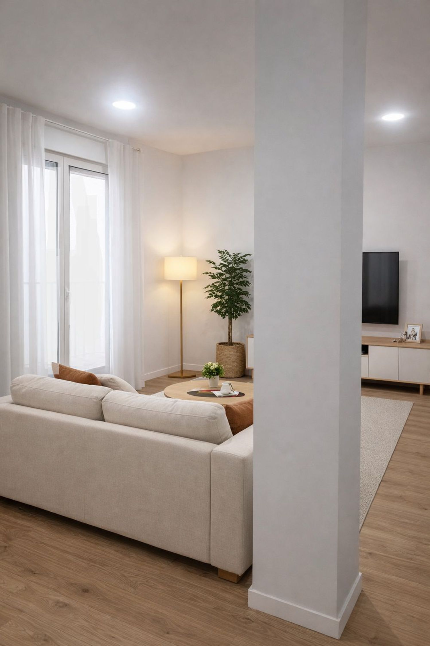 Piso en calle Juan de Cervantes, 1 - Foto 2