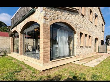 Chalet en  Carrer de Monturiol 1 - Foto 28