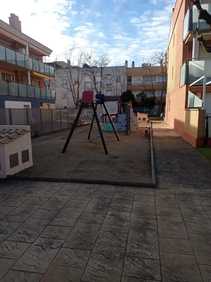 Piso en  Carrer Castell de Tamarit 15 - Foto 23