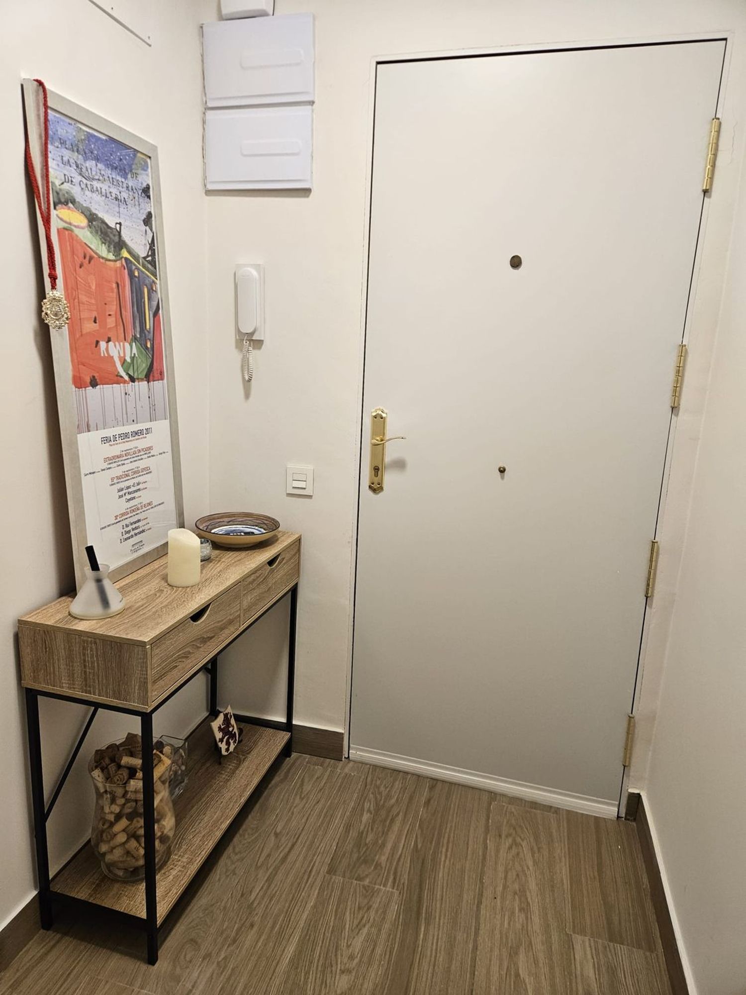 Piso en calle Almadén de la Plata, 25 - Foto 2