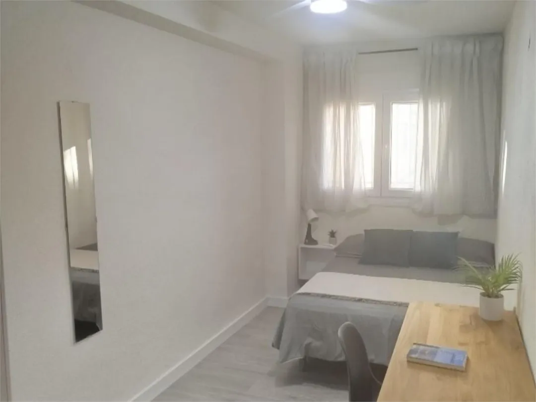 Piso en  Calle Periodista Luis de Vicente 9 - Foto 8