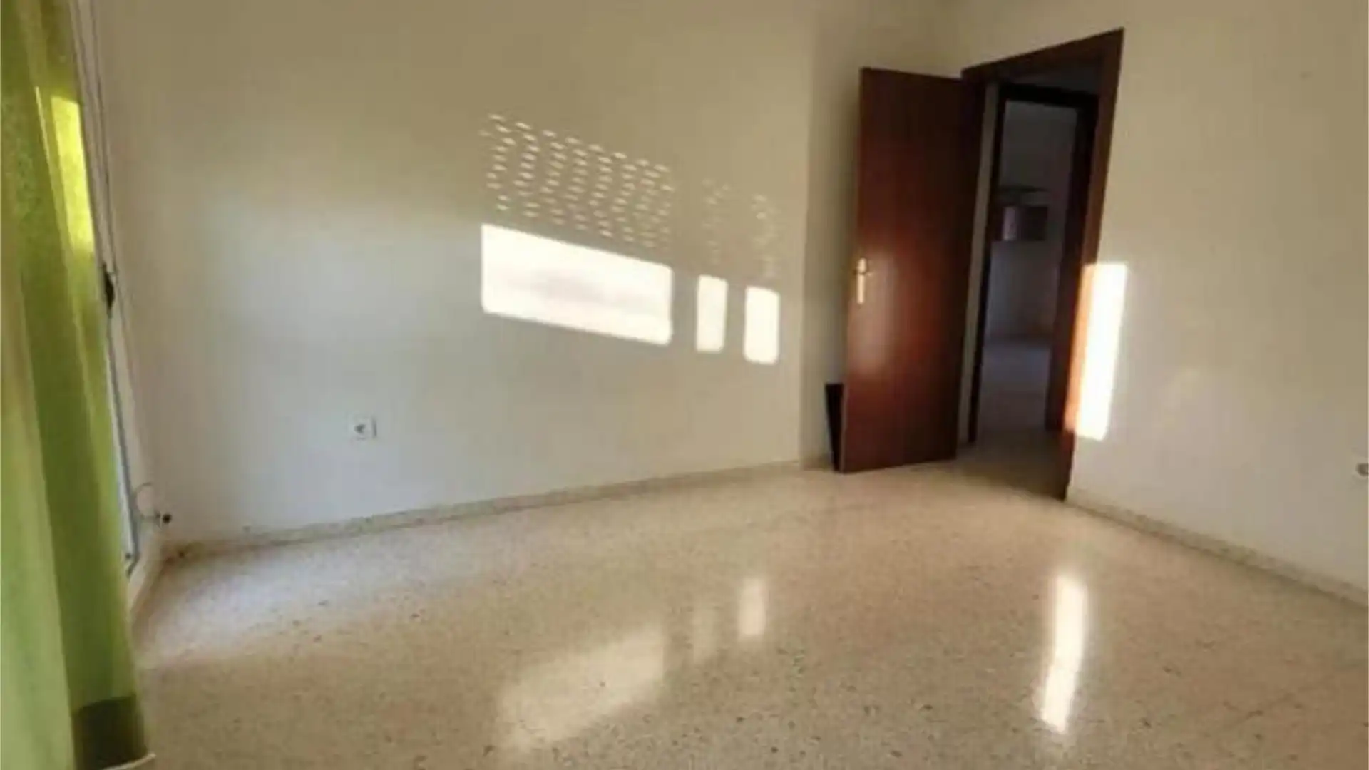 Piso en maracena - Foto 1