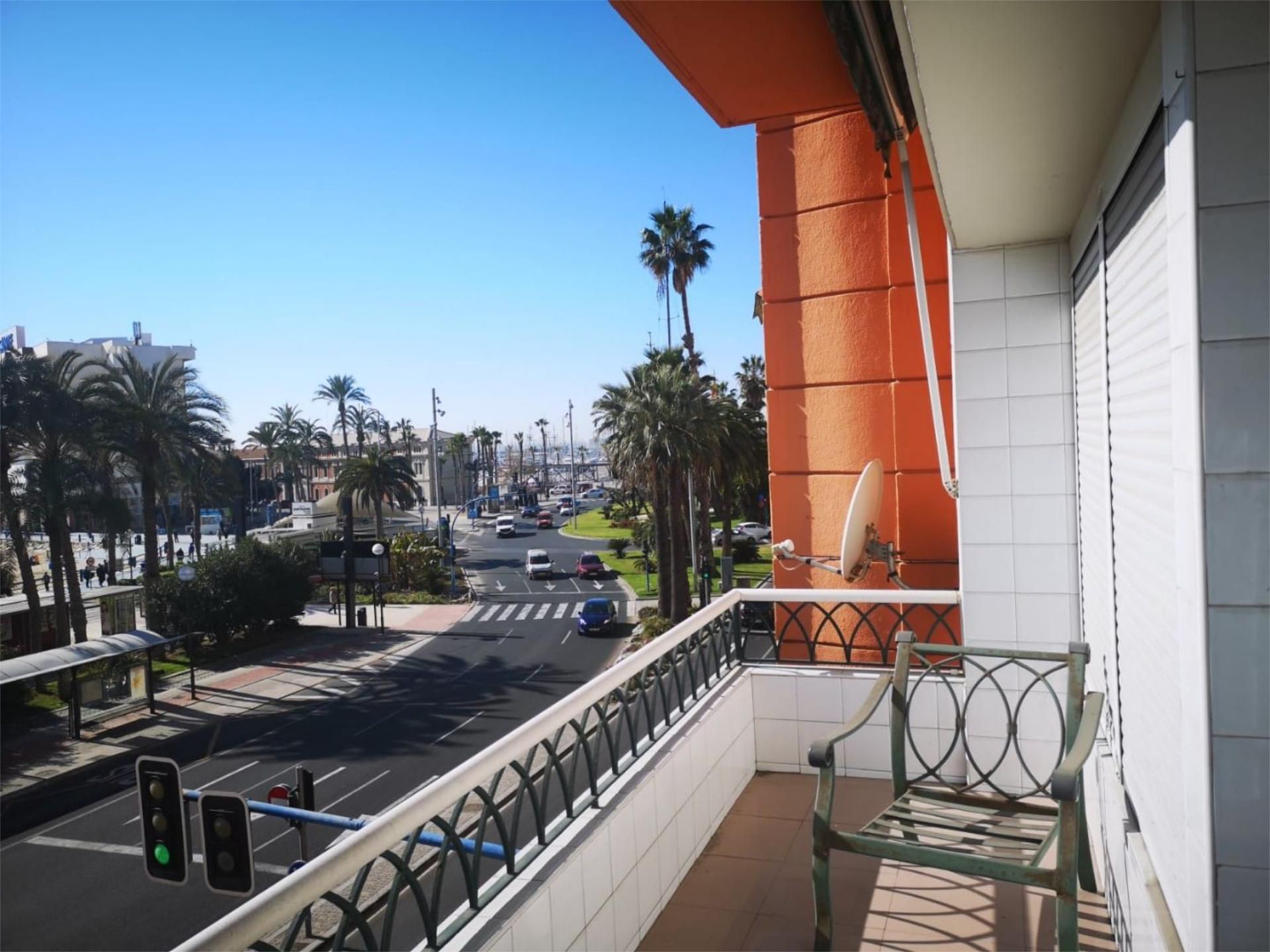 Casa adosada en  Avinguda Juan Bautista Lafora 8 - Foto 3