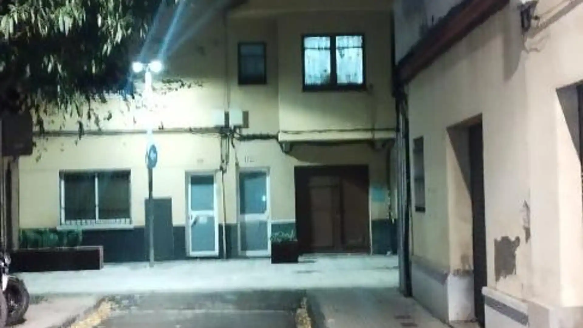 Chalet en  Carrer de la Verge de Montserrat 1 - Foto 2