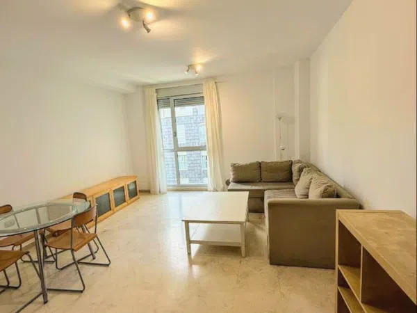 Piso en calle de Santa Rosalía, 87