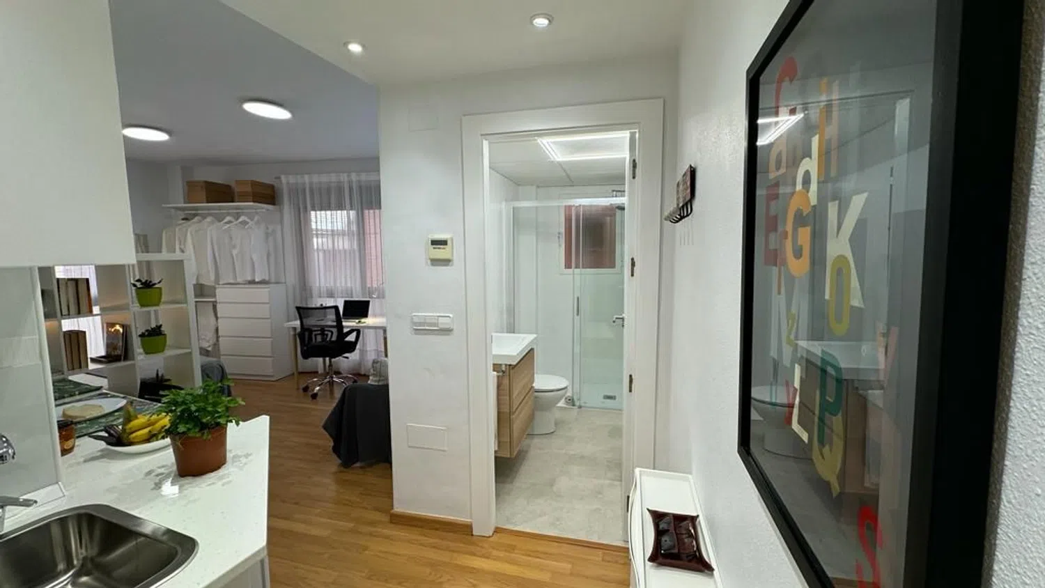 Estudio en calle Cortes, 31 - Foto 2
