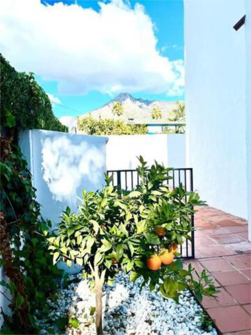 Casa adosada en Nagüeles - Foto 8