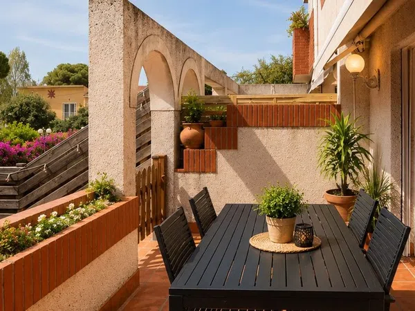 Chalet adosado en Can Bou - Foto 2