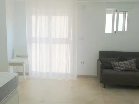 Estudio en calle Santa Maria Mazzarelo, 19