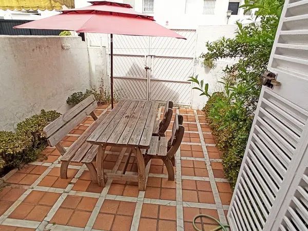 Chalet adosado en Pasaje de la Cal, 1, El Manantial - Foto 1