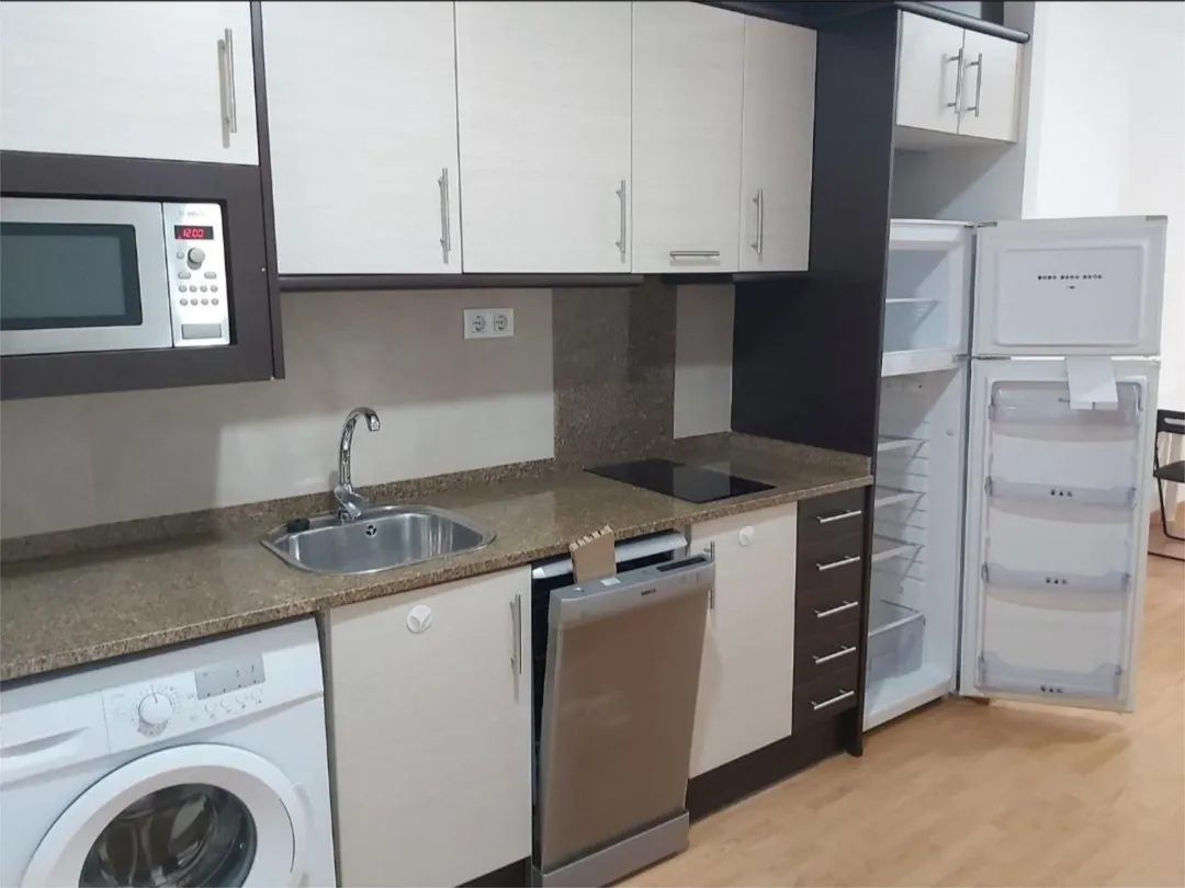 Piso en  Carrer de Salmerón 110 - Foto 2