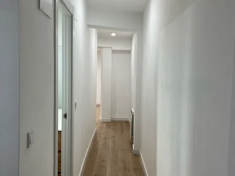 Piso en calle de Dolores, 3