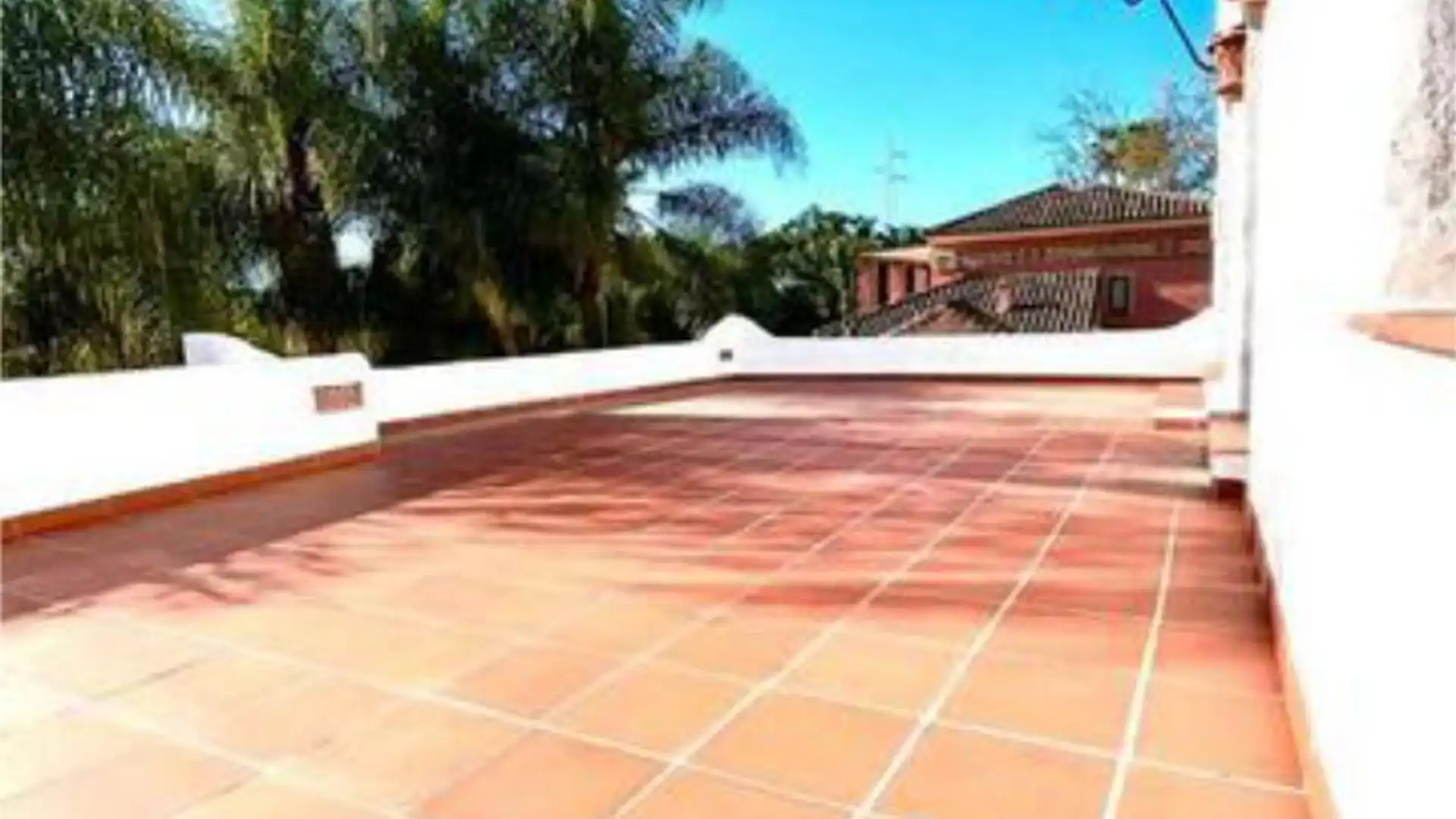 Casa adosada en Nagüeles - Foto 4