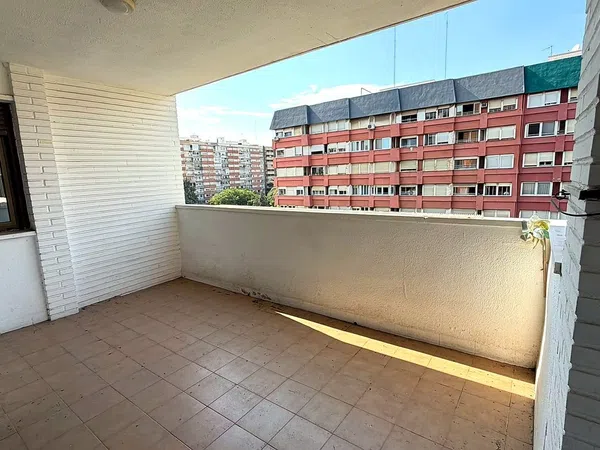 Piso en Avenida de Blasco Ibáñez, Ciutat Jardí - Foto 1
