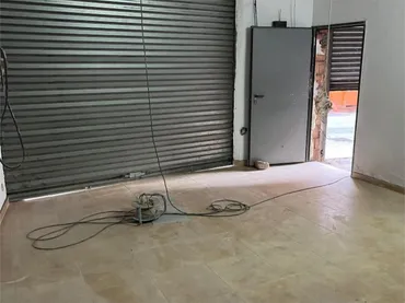 Local comercial en  Carrer Congost 26 - Foto 1