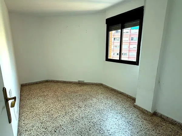 Piso en Avenida de Blasco Ibáñez, Ciutat Jardí - Foto 3