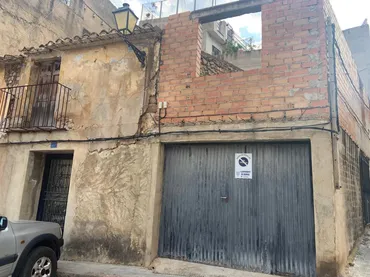 Casa adosada en  Carrer de l'Atzavara 15 - Foto 1