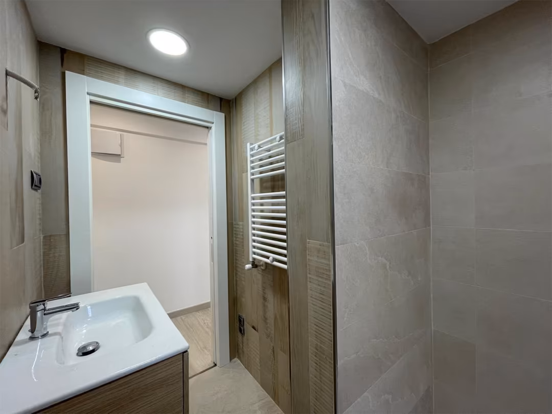 Piso en  Calle de Miguel Servet 17 - Foto 8