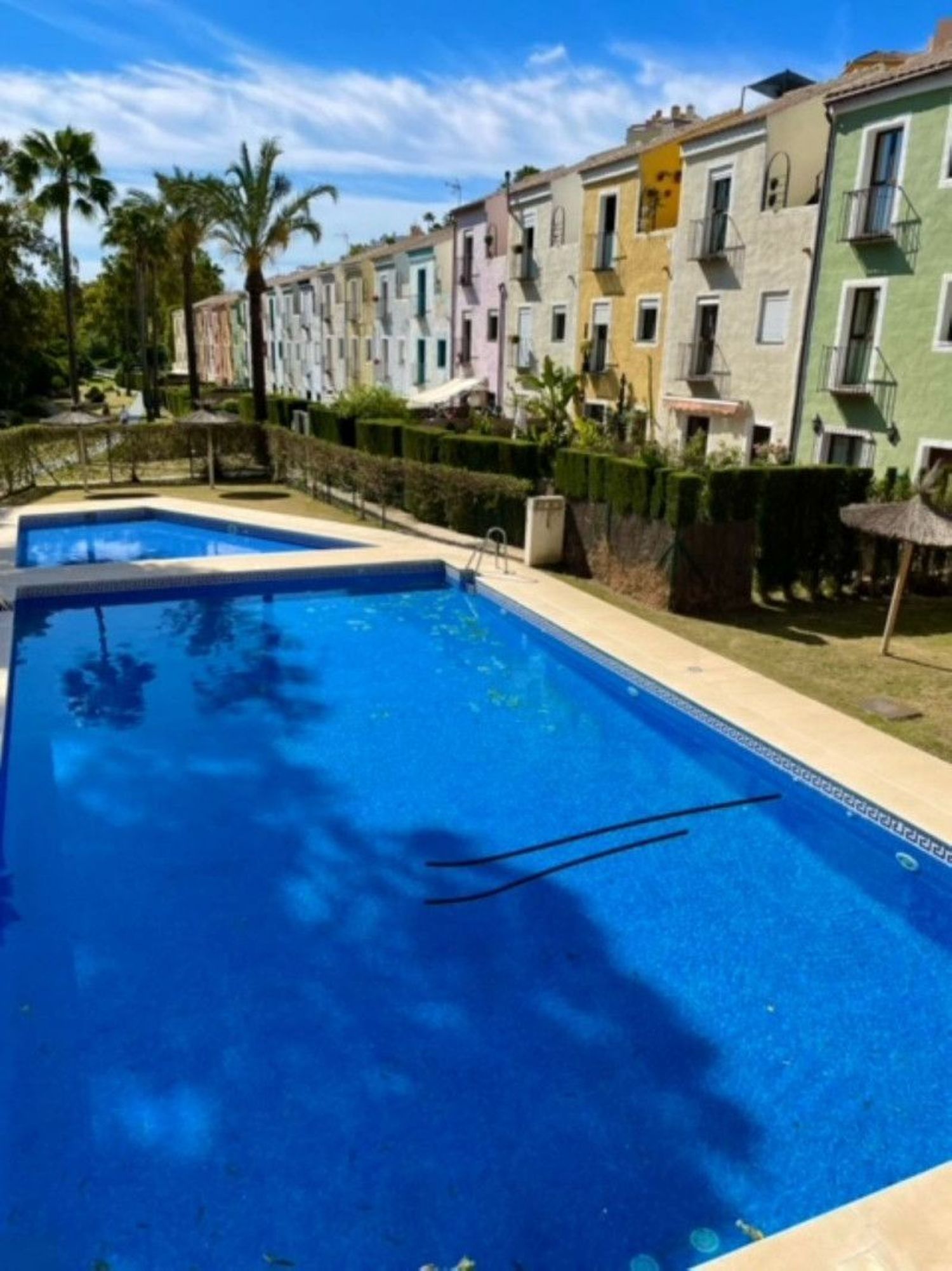 Chalet adosado en Los Cortijos de la Bahia, 42, Bahía de Casares, Bahía de Casares - Foto 2